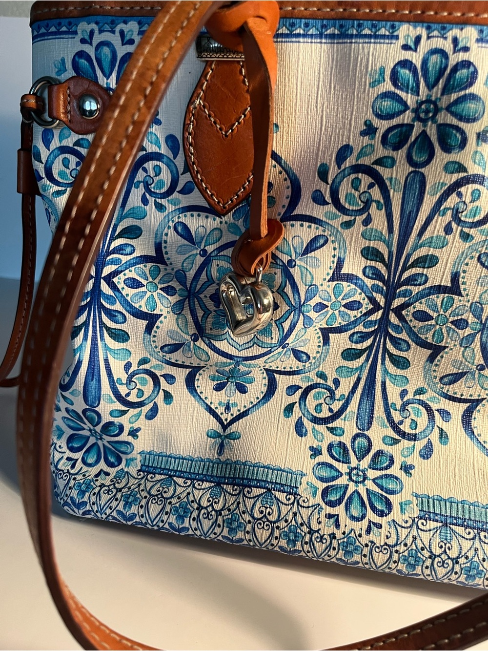 BRIGHTON ππ( RARE ) CASABLANCA COLLECTION πππPrint Tote with Tan Trim π - Picture 3 of 13